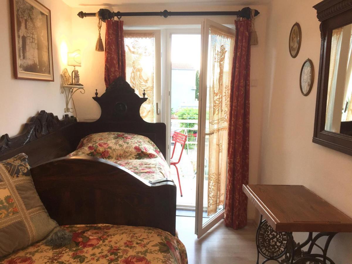 Vintage House For Rent 60M From Sea Apartamento Baška Voda Exterior foto